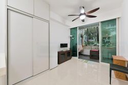 1 Canberra (D27), Condominium #483520051